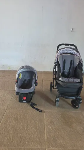 Carrinho de bebe com bebe conforto GRACO