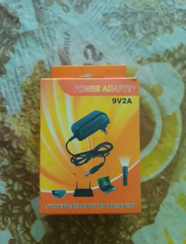 FONTE MH AC/DC ADAPTOR INPUT: AC100-240V 50/60Hz OUTPUT: 9V - 2A