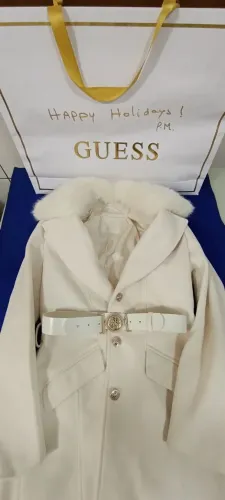 Sobretudo marca Guess original trazido da Europa