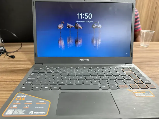 Vendo notebook positivo 