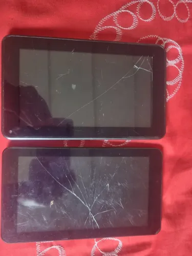 Vendo 2 tablets Multilaser e DL
