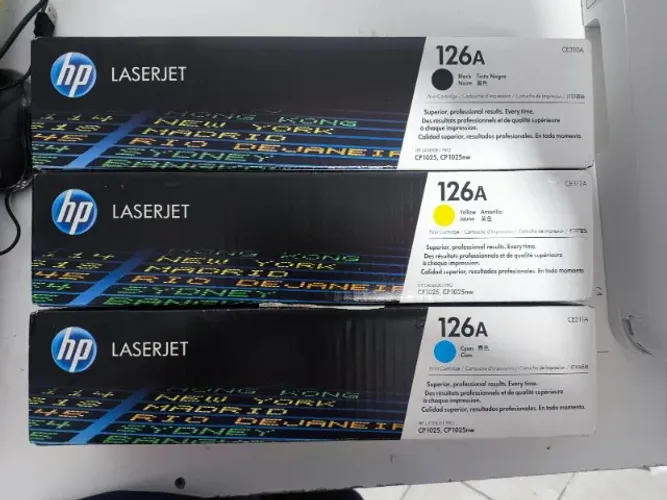 Toners 126a - 90,00 cada, cyano, amarelo e preto - 250,00 todos.