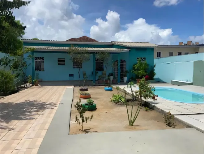 CASA COM PISCINA EM ICOARACI {NA}