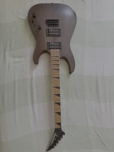 Guitarra Jackson JS24