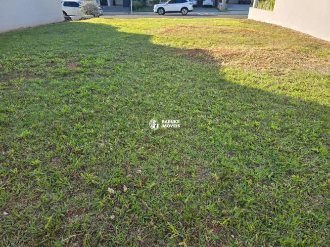 Terreno à venda no CONDOMINIO RESIDENCIAL DONA LUCILLA