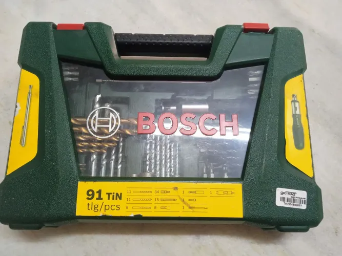 Kit de brocas e soquete Bosch ótima qualidade