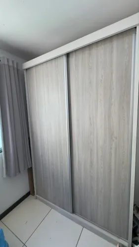 Guarda roupa 2 portas grande 