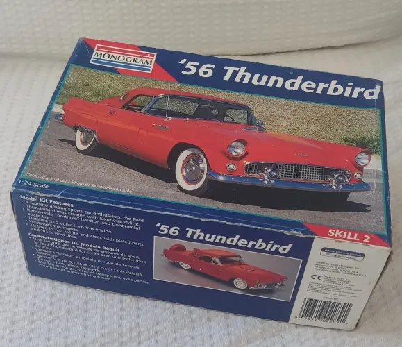 Kit plastimodelismo escala 1/24 Thunderbird.