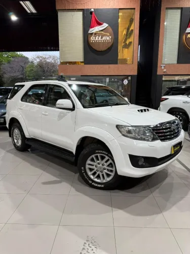 Toyota Hilux SW4 SRV D4-d 4X4 3.0 TDI Dies. AUT 2014