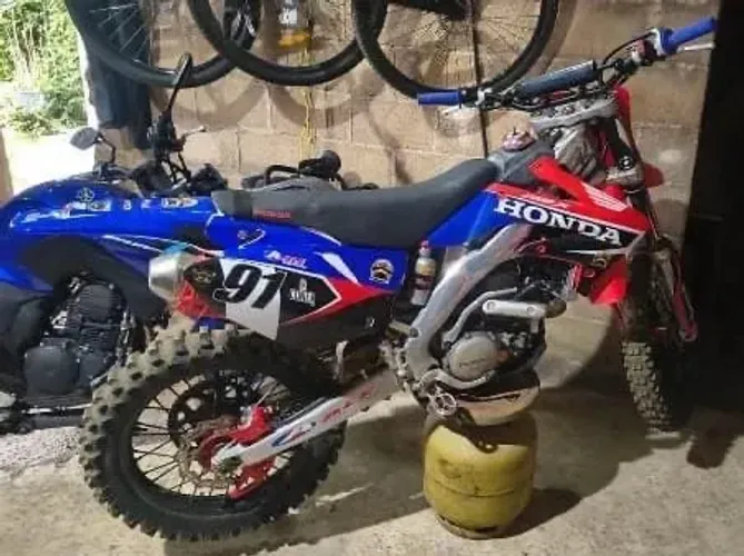 Vendo CRF250X partida e pedal ou troco