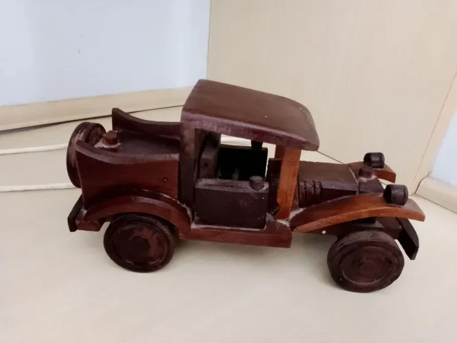 Carrinho de madeira antigo coleção.
