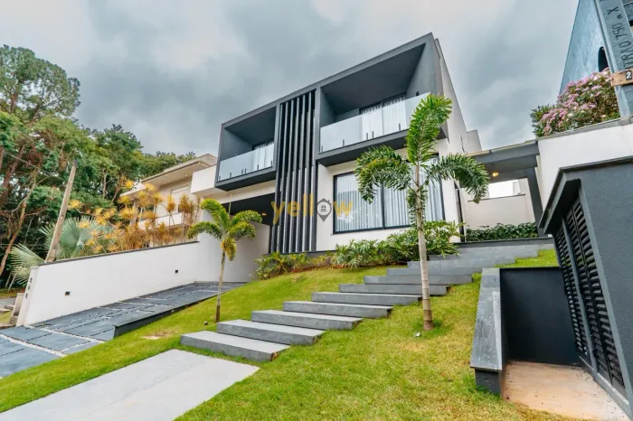 Casa em Condomínio Fechado em Condomínio Verdes Lagos - Arujá, SP