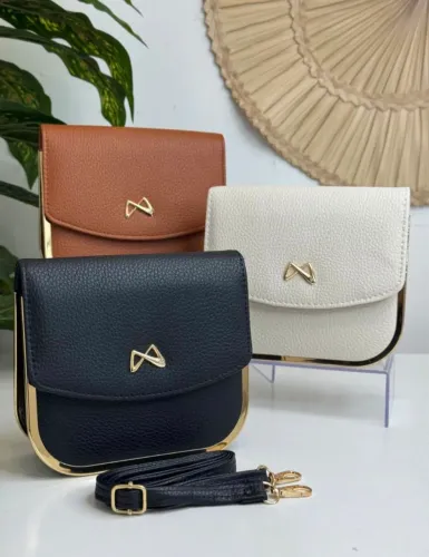 Bolsa Pequena com Borda Metallica Alexa Preto