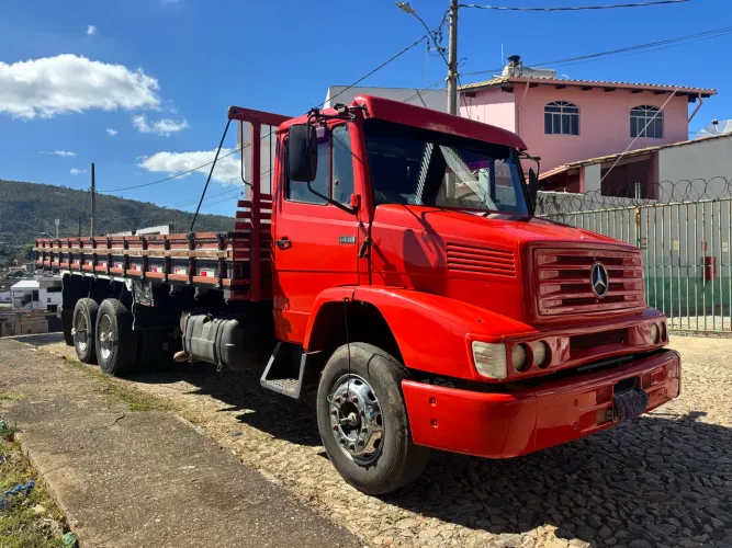 Mercedes 14.18 ano 1990.