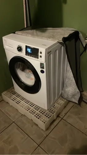 Máquina de lavar roupas MIDEA fronatal