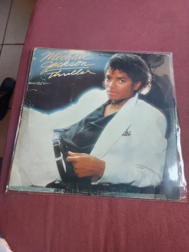Lp - Michael Jackson Thriller - DETALHE LEIA A DESCRIÇÃO