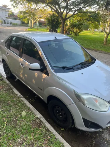 Ford Fiesta Sedan 1.0 8V Flex 4P 2011