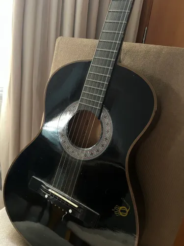 Violão Queen?s Acústico Preto em Bom Estado | Ideal para Iniciantes