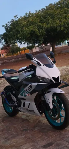 YAMAHA R3
