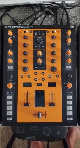 TRATOR KONTROL Z2 - MIXER PROFISSIONAL PARA DJ