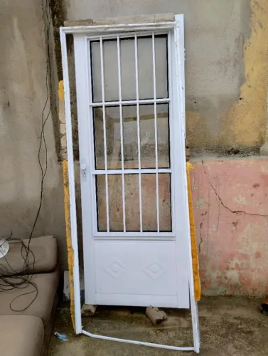 Porta Branca com Vidros