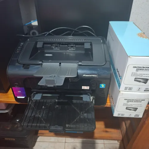 Impressora HP P1102w + 2 toners extras