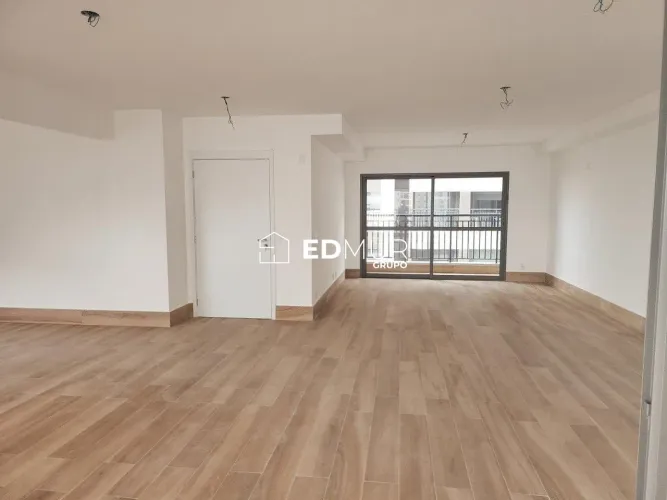APARTAMENTO para ALUGUEL com 227m² no bairro Vila Gilda com 3 quartos e 4 vagas. Santo And