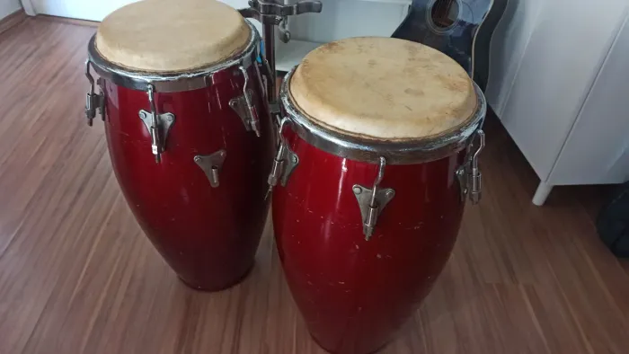 Par de Congas Jennifer C/ estante