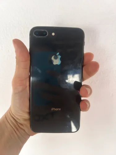 iPhone 8 Plus 