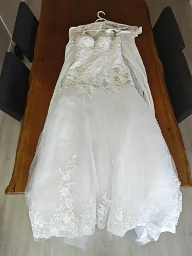 Vestido de noiva estilo semi-sereia