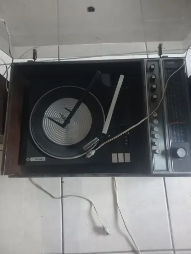Radio antigo 2×1 ano 1970 foncinando 650 reais whatszap *