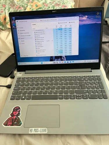 Notebook Lenovo precisa trocar teclado, funciona normal com teclado externo