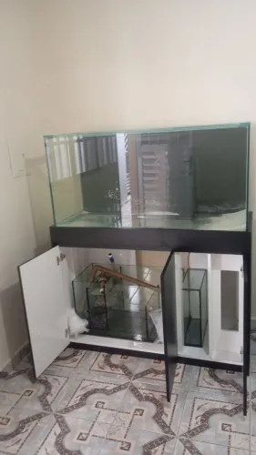 Aquário 120x45x60 10mm + sump cx de reposição + móvel compensado naval área seca
