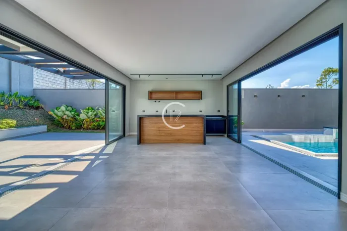 Sobrado com 4 quartos, sendo 4 suítes à venda, 436 m² por R$ 5.100.000 - Urbanova - São Jo