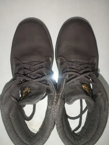 Bota 37
