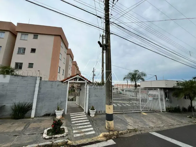 Ótimo imóvel com sala, cozinha, 2 dormitórios, 1 wc social, sacada e 1 vaga de garagem.