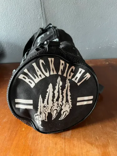 Vendo kit box/muay thai masculino(tamanho 14), pouco usado 