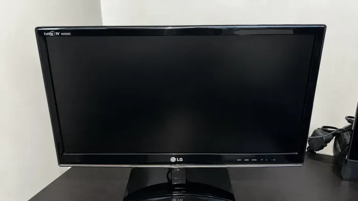 monitor LG M2550D-PS
