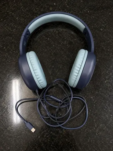 Fone TNB USB-C Muito Conservado