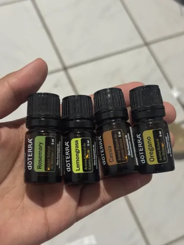 doterra lemongrass, oregano, cassia e rosemary