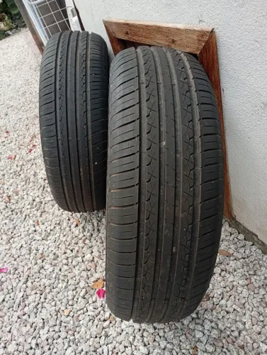 Pneu para Duster - 500km usados