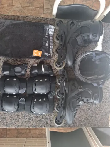 Patins Oxelo Fit 100 + kit de proteção