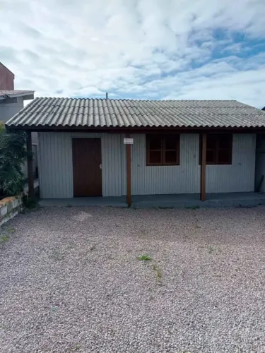 Vende-se residência no Bairro Estreito - Laguna/SC