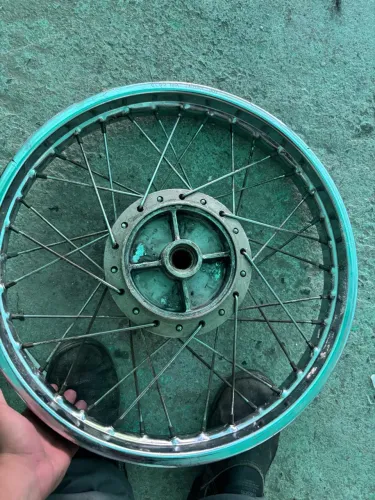 Vendo rodas dianteira e traseira da titan 150 ks