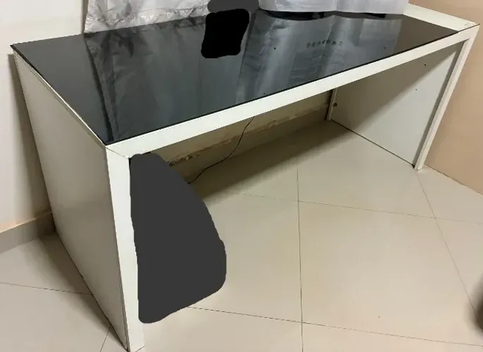 Mesa escritório MDF Branca com tampo vidro 