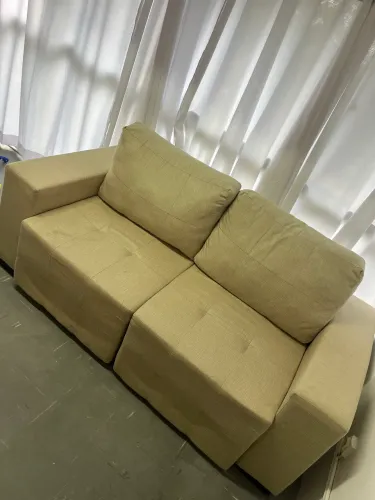 Sofá em bom estado de uso, pouco usado