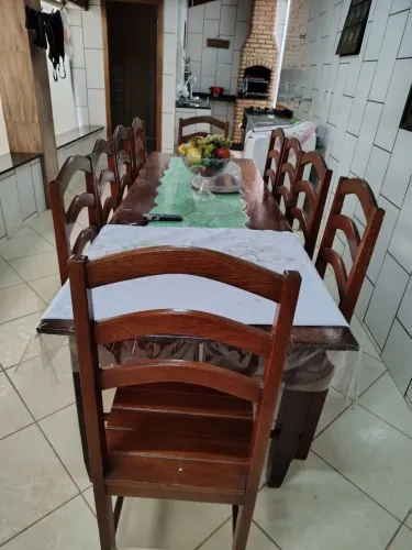 Vendo cadeiras de madeira 