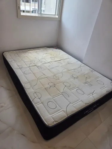 Colchão de casal (tamanho padrão)