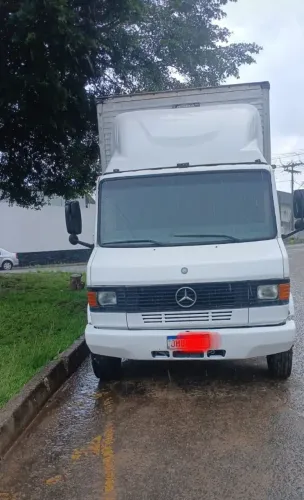 Caminhão Mercedes 710