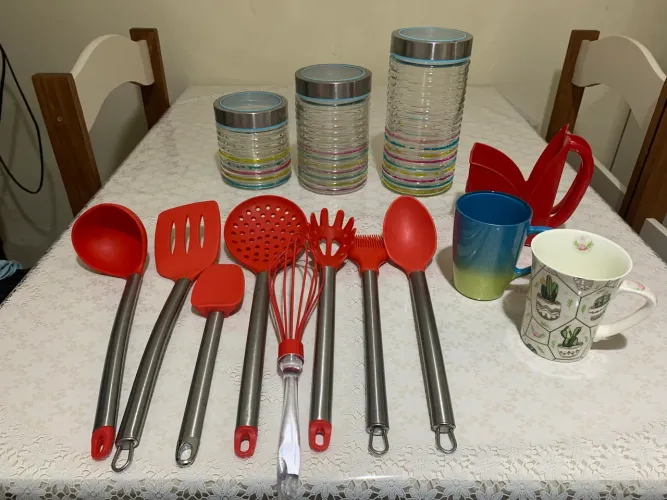 Kit Completo de Cozinha com Potes de Vidro e Utensílios